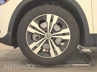 2025 Mercedes-Benz GLA 250 4MATIC – miniatura 9