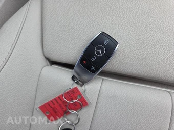 2025 Mercedes-Benz GLA 250 4MATIC – miniatura 2