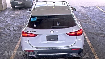 2025 Mercedes-Benz GLA 250 4MATIC - miniatura 5