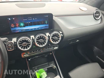 2025 Mercedes-Benz GLA 250 4MATIC - miniatura 17