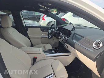 2025 Mercedes-Benz GLA 250 4MATIC - miniatura 13