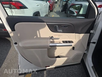2025 Mercedes-Benz GLA 250 4MATIC - miniatura 14