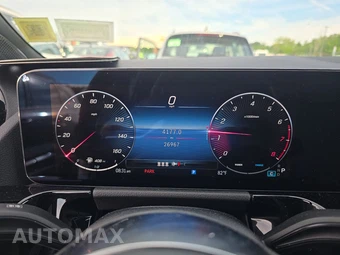 2025 Mercedes-Benz GLA 250 4MATIC - miniatura 17