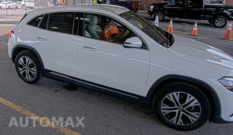 2025 Mercedes-Benz GLA 250 4MATIC - miniatura 3