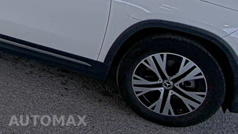 2025 Mercedes-Benz GLA 250 4MATIC - miniatura 8