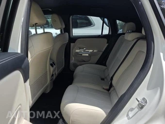 2025 Mercedes-Benz GLA 250 4MATIC - miniatura 9