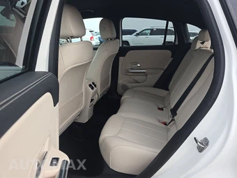 2025 Mercedes-Benz GLA 250 4MATIC - miniatura 19