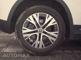 2025 Mercedes-Benz GLA 250 4MATIC - miniatura 11