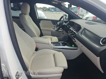 2025 Mercedes-Benz GLA 250 4MATIC - miniatura 14