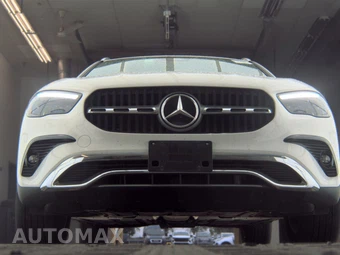 2025 Mercedes-Benz GLA 250 4MATIC - miniatura 3