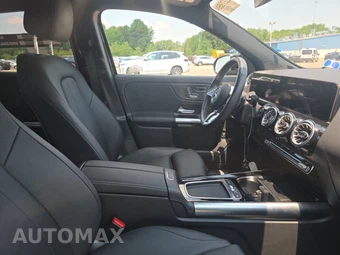 2025 Mercedes-Benz GLA 250 4MATIC – miniatura 8
