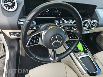 2025 Mercedes-Benz GLA 250 4MATIC – miniatura 10