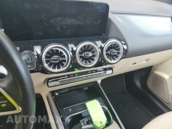 2025 Mercedes-Benz GLA 250 4MATIC – miniatura 11