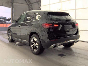 2025 Mercedes-Benz GLA 250 4MATIC - miniatura 8