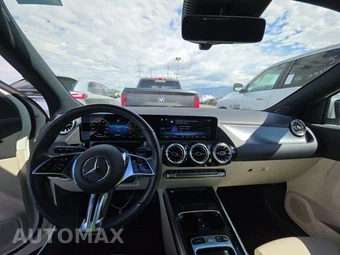 2025 Mercedes-Benz GLA 250 4MATIC – miniatura 11