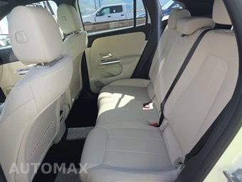 2025 Mercedes-Benz GLA 250 4MATIC – miniatura 13