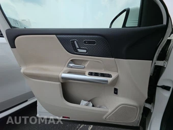 2025 Mercedes-Benz GLA 250 4MATIC - miniatura 15