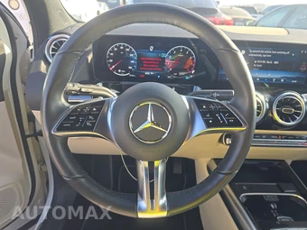 2025 Mercedes-Benz GLA 250 4MATIC - miniatura 10