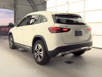 2025 Mercedes-Benz GLA 250 4MATIC - miniatura 8