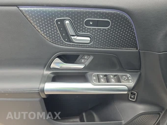 2025 Mercedes-Benz GLA 250 4MATIC - miniatura 9