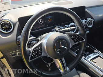 2025 Mercedes-Benz GLA 250 4MATIC - miniatura 10