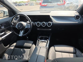 2025 Mercedes-Benz GLA 250 4MATIC - miniatura 11