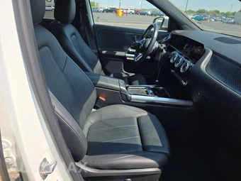 2025 Mercedes-Benz GLA 250 4MATIC - miniatura 8