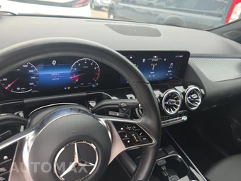 2025 Mercedes-Benz GLA 250 4MATIC - miniatura 11