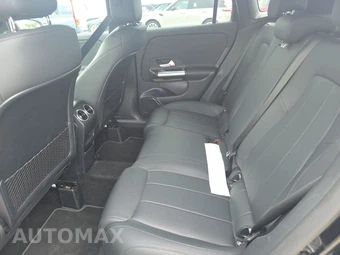 2025 Mercedes-Benz GLA 250 4MATIC - miniatura 13