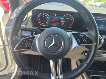 2025 Mercedes-Benz GLA 250 4MATIC - miniatura 16