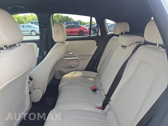 2025 Mercedes-Benz GLA 250 4MATIC - miniatura 19