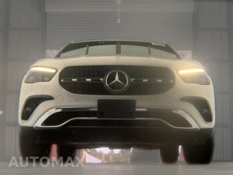 2025 Mercedes-Benz GLA 250 4MATIC - miniatura 3