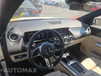 2025 Mercedes-Benz GLA 250 4MATIC - miniatura 11