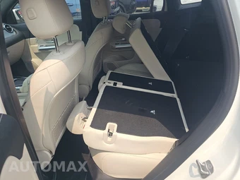2025 Mercedes-Benz GLA 250 4MATIC - miniatura 13