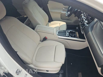 2025 Mercedes-Benz GLA 250 4MATIC - miniatura 8