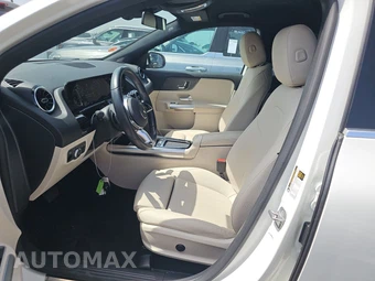 2025 Mercedes-Benz GLA 250 4MATIC - miniatura 13