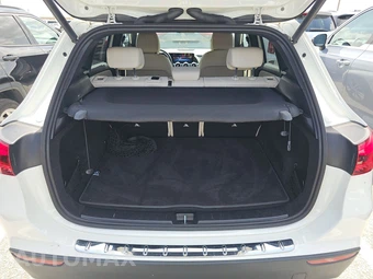 2025 Mercedes-Benz GLA 250 4MATIC - miniatura 23