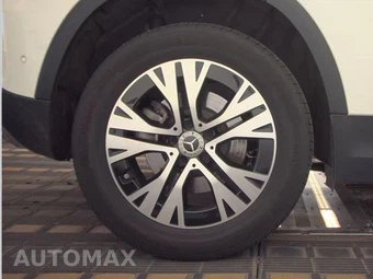 2025 Mercedes-Benz GLA 250 4MATIC - miniatura 11