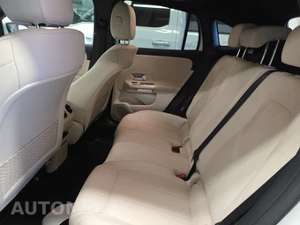2025 Mercedes-Benz GLA 250 4MATIC - miniatura 19