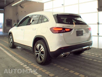 2025 Mercedes-Benz GLA 250 4MATIC - miniatura 8