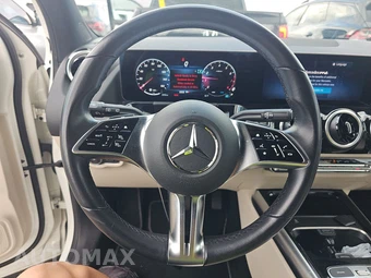 2025 Mercedes-Benz GLA 250 4MATIC - miniatura 10