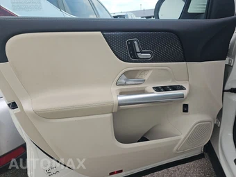 2025 Mercedes-Benz GLA 250 4MATIC - miniatura 9