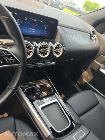 2025 Mercedes-Benz GLA 250 4MATIC - miniatura 10