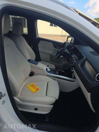2025 Mercedes-Benz GLA 250 4MATIC - miniatura 19