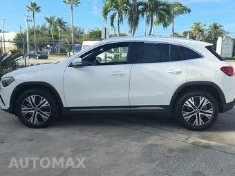 2025 Mercedes-Benz GLA 250 4MATIC - miniatura 3