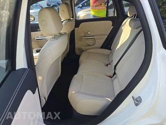 2025 Mercedes-Benz GLA 250 4MATIC – miniatura 13