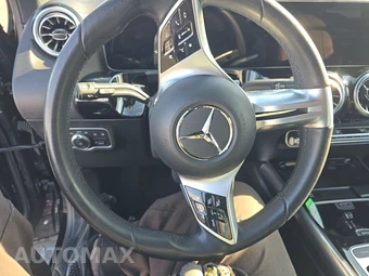2025 Mercedes-Benz GLA 250 – miniatura 10