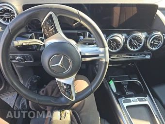 2025 Mercedes-Benz GLA 250 – miniatura 11