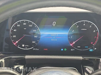 2025 Mercedes-Benz GLA 250 - miniatura 12
