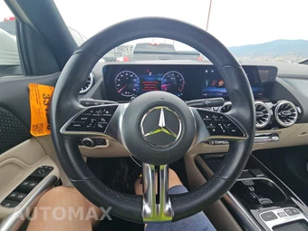 2025 Mercedes-Benz GLA 250 - miniatura 10